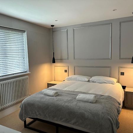 A Luxury 2 Bedroom Apartment Барнет Екстериор снимка