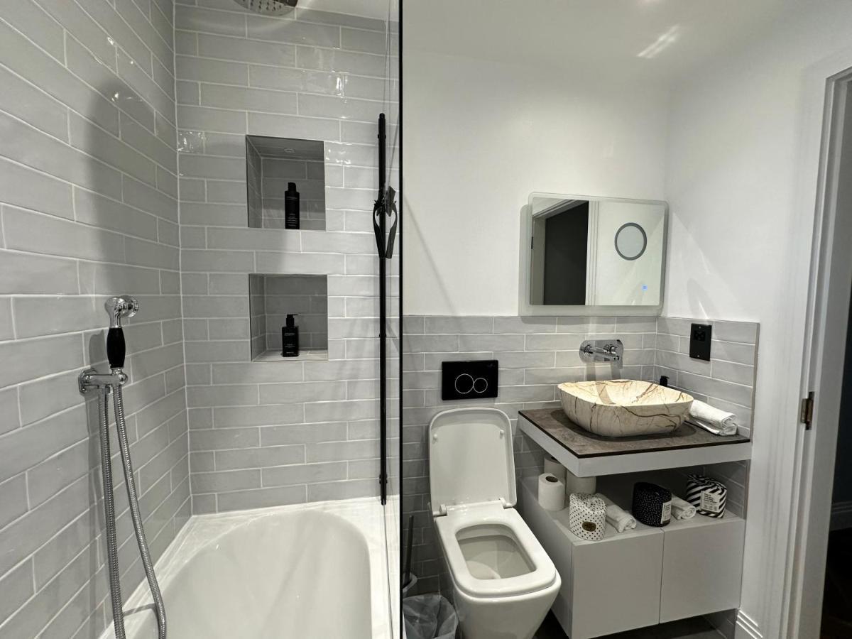 A Luxury 2 Bedroom Apartment Барнет Екстериор снимка