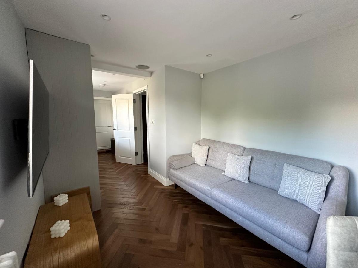 A Luxury 2 Bedroom Apartment Барнет Екстериор снимка